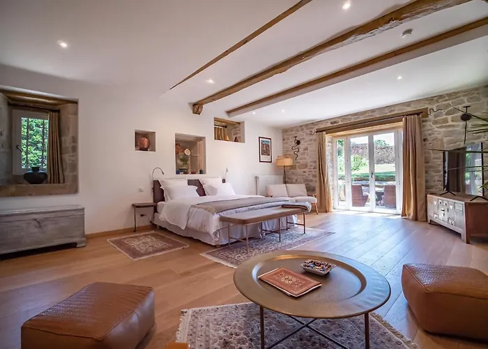 Couette-café Marcausi 4*