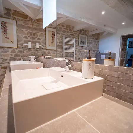 Marcausi Oda ve Kahvaltı 4*