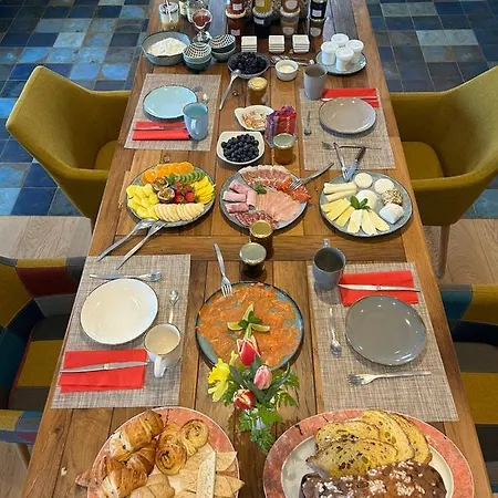 Marcausi Oda ve Kahvaltı 4*